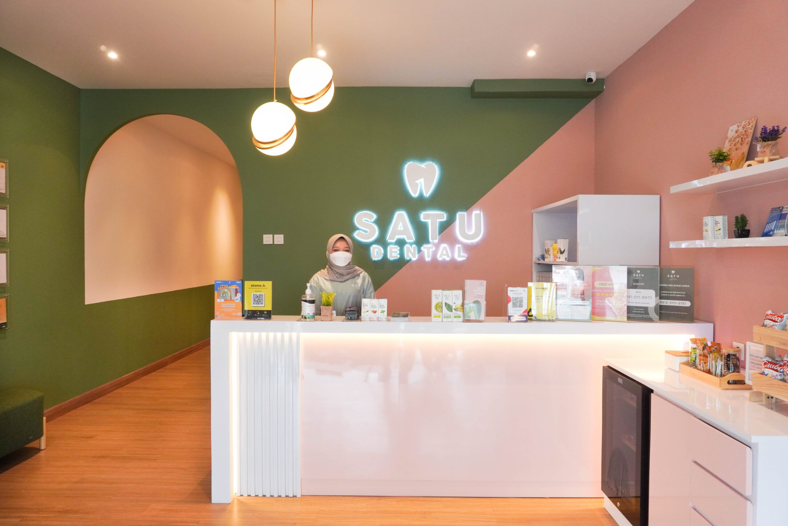 Klinik Gigi SATU Dental Jakarta - Klinik Gigi Terbaik 8 Klinik-Gigi-Satu-Dental-Receptionist