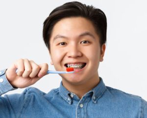 Cara Menggunakan Sikat Gigi Behel yang Tepat dan Benar