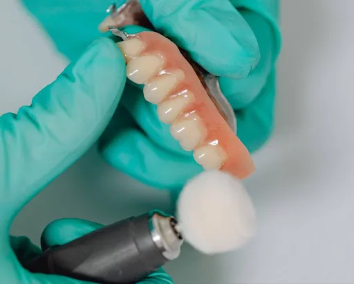 Tips Merawat Gigi Palsu Lepasan Klinik Gigi SATU Dental