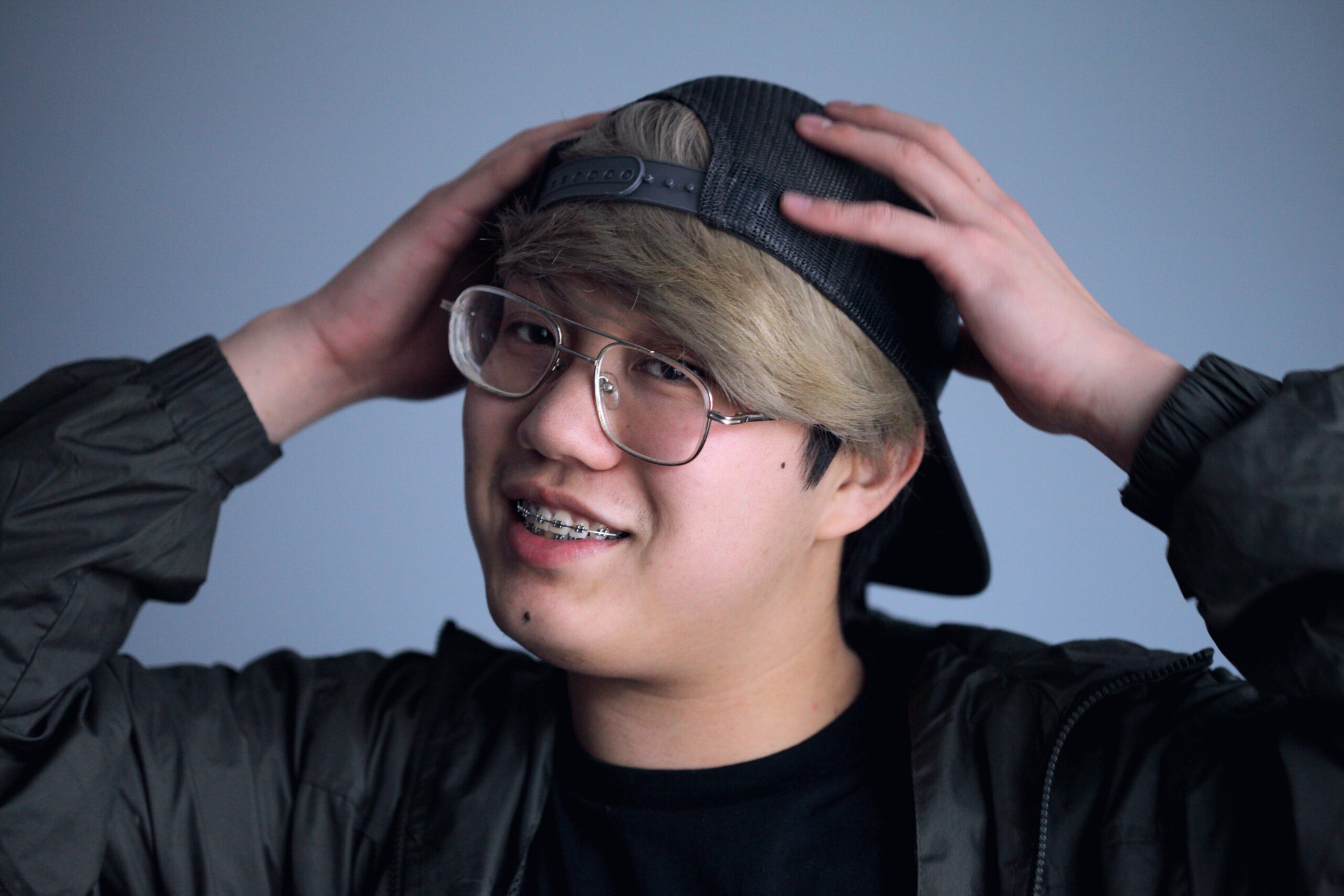 Perbedaan Behel Damon dan Behel Tradisional