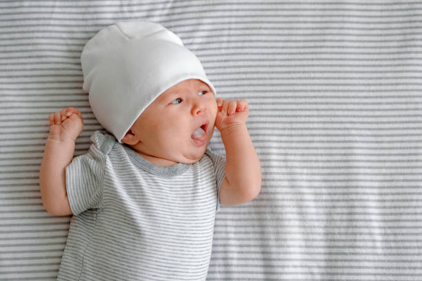 Lidah Bayi Putih, Apakah Berbahaya? Kenali Penyebabnya!