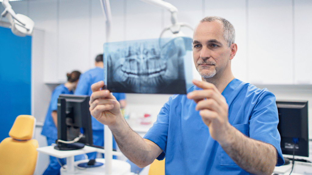 Apa Itu Orthodontist? Ini Tugas dan Peranannya