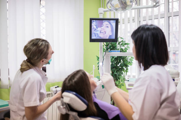 Pemeriksaan Gigi dengan Kamera Intraoral
