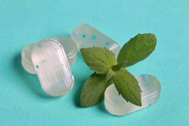 Tawarkan Permen atau Obat Kumur Secara Halus