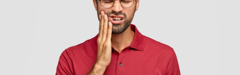 8 Penyebab Sakit Gigi, Gejala dan Cara Mengobatinya